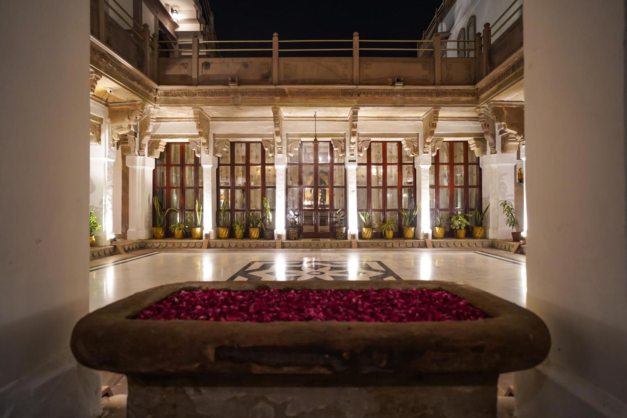 Guleria Kothi At Ganges Hotel Varanasi Eksteriør billede
