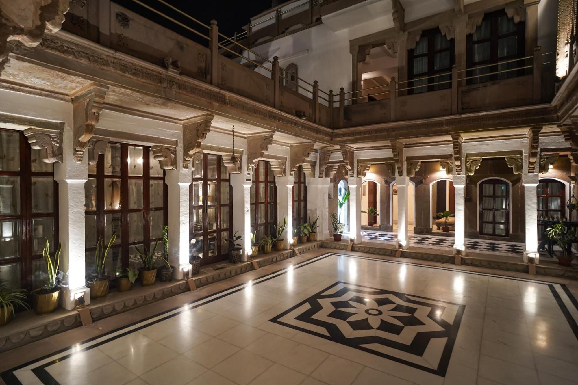 Guleria Kothi At Ganges Hotel Varanasi Eksteriør billede