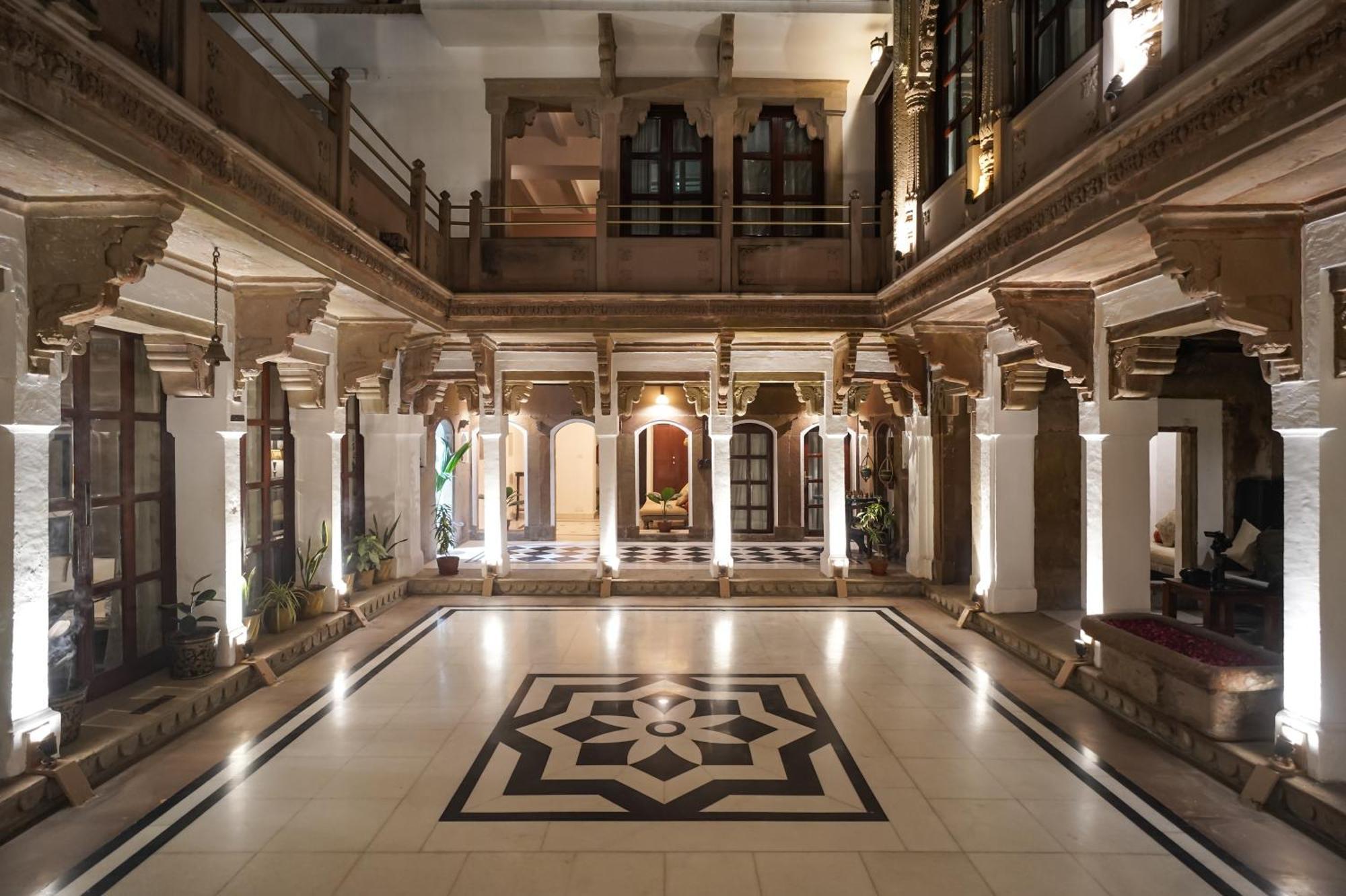 Guleria Kothi At Ganges Hotel Varanasi Eksteriør billede